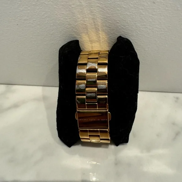 Marc Jacobs Watch - Picture 2 of 4